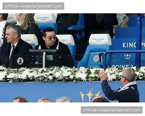 “温情时刻:意甲赛前为去世的俱乐部传奇举行默哀仪式” “温情时刻:意甲赛前为去世的俱乐部传奇举行默哀仪式”