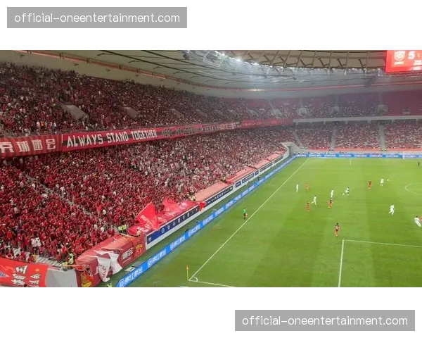 浦东足球场完成草皮升级，旨在减少球员滑倒，利于防守转向。